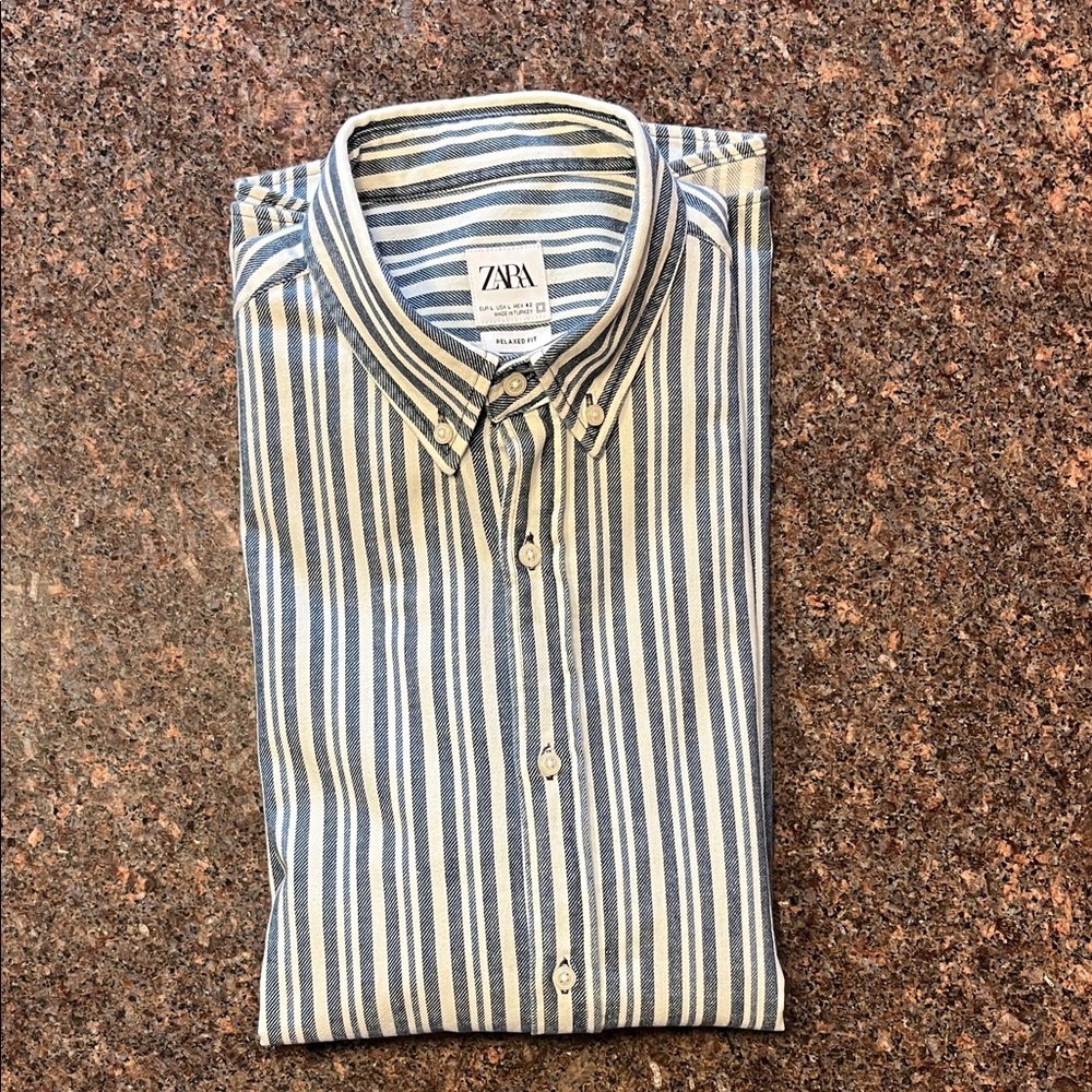 Zara Men’s Large Navy and White Vertical Stripe Button-Down Shirt